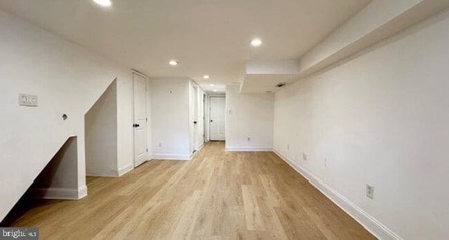 Building Photo - 814 S Oak St