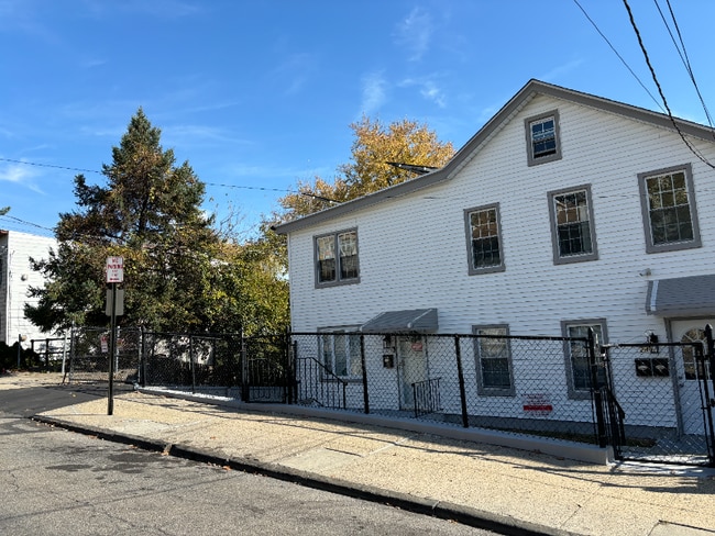 Primary Photo - 240 Sommerville Pl