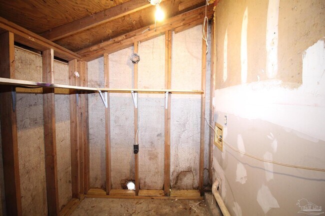 Building Photo - 907 N 77th Ave