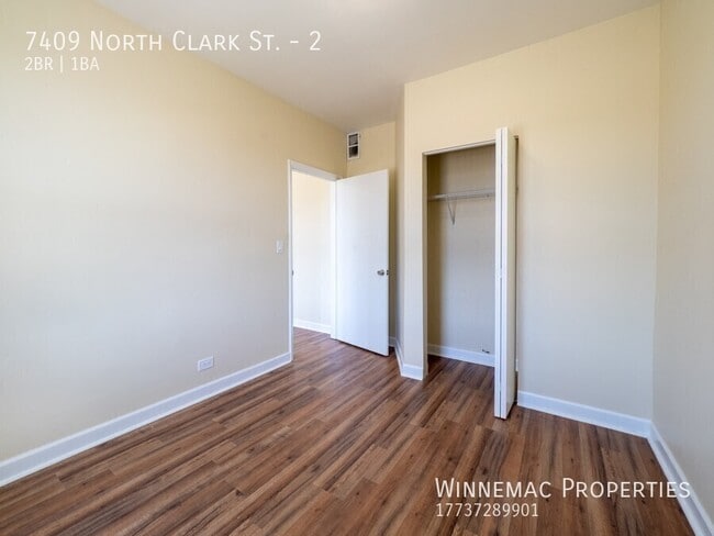 Building Photo - 7409 N Clark St