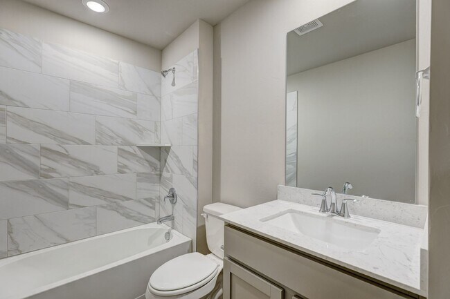Building Photo - Newer Home For Rent  in Mustang Schools! 3...