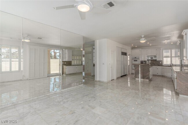 Building Photo - 3030 Cooper Creek Dr
