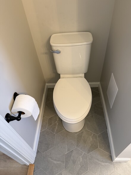 Building Photo - 301 Holland St