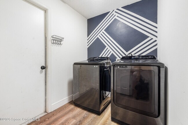 Building Photo - 1126 Ruby St SE