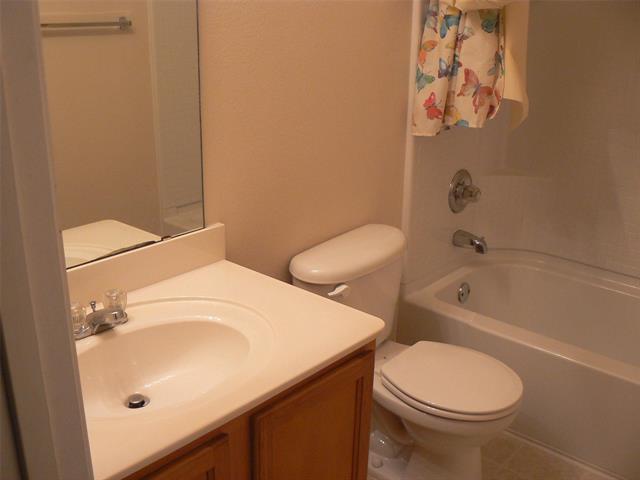 Building Photo - 1619 Northview Dr