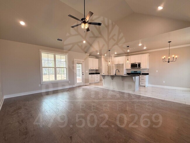 Building Photo - Bella Vista Single-Family Home- 3 Bed/ 2 Bath- Well-Designed Fernley Plan