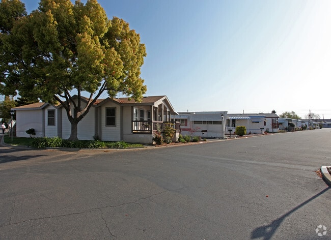 Building Photo - 2473 Sunrise Blvd