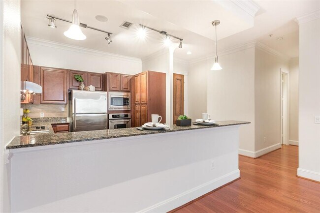 Building Photo - 7134 Mapleridge St