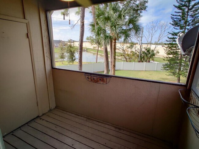 Building Photo - 165 Springwood Circle unit D