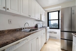 Building Photo - 225 Saint Pauls Ave