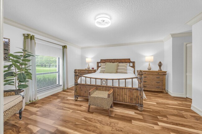 Building Photo - 25 SE Turtle Creek Dr
