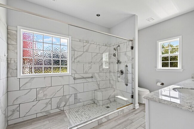Building Photo - 147 Watersedge Ln