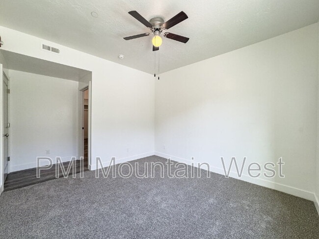 Building Photo - 875 S Depot St