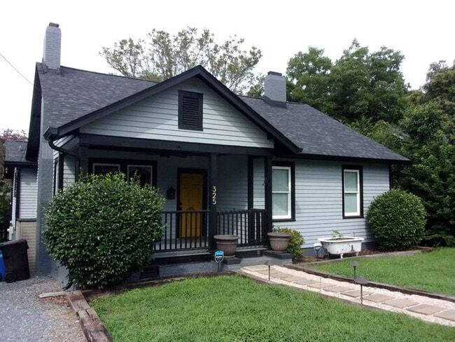 Building Photo - 4 Bedroom 2 Bath Home Blocks to Downtown Rock Hill