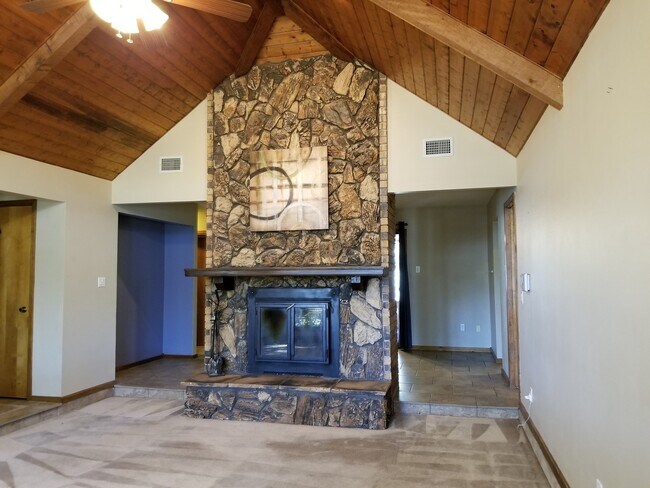 Building Photo - GREAT HOME CORNER LOT ZIA SCHOOL DISTRICT