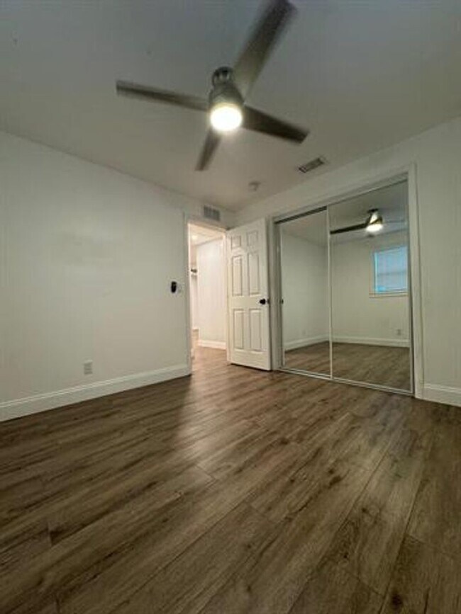 Building Photo - 9422 SW 51st St # 1-2, Cooper City, FL 33328