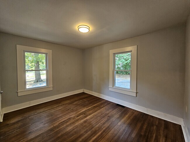 Building Photo - 6005 Medlin Heights Rd