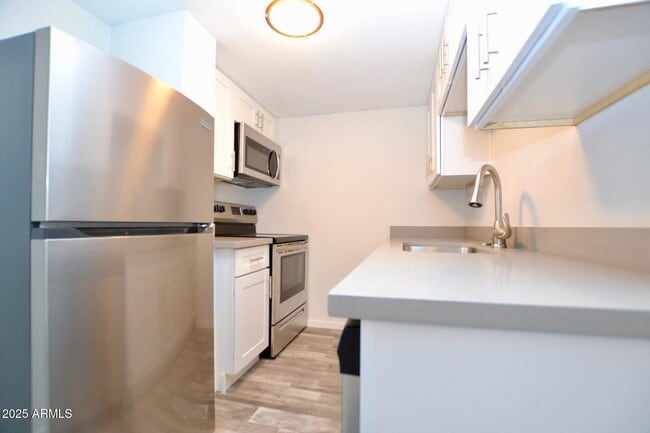 Building Photo - 44 E Roanoke Ave