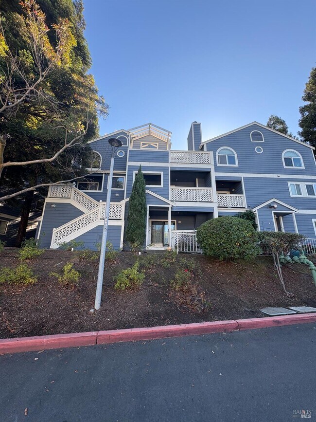 Building Photo - 136 Sea Crest Cir