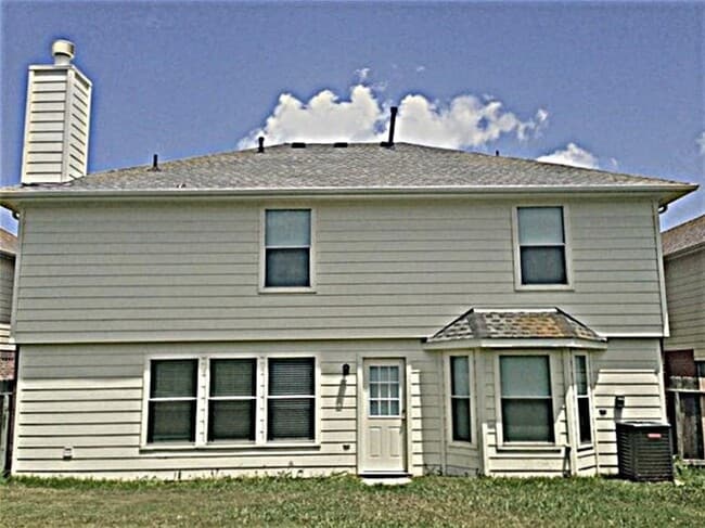 Building Photo - 16403 Lynn Crest Ct