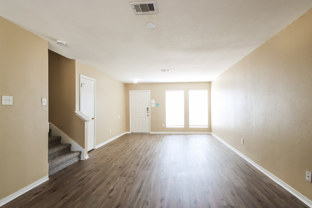 Building Photo - 1127 Laurel Chase Tr