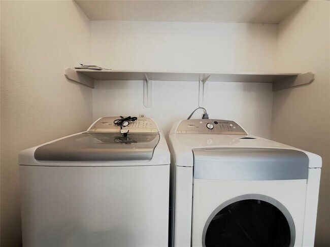 Building Photo - 1407 Deer Ledge Trail