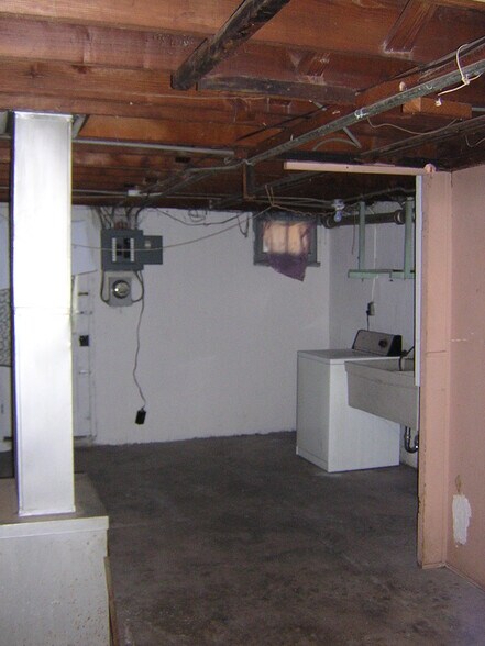 Building Photo - 3827 Saint Margaret St