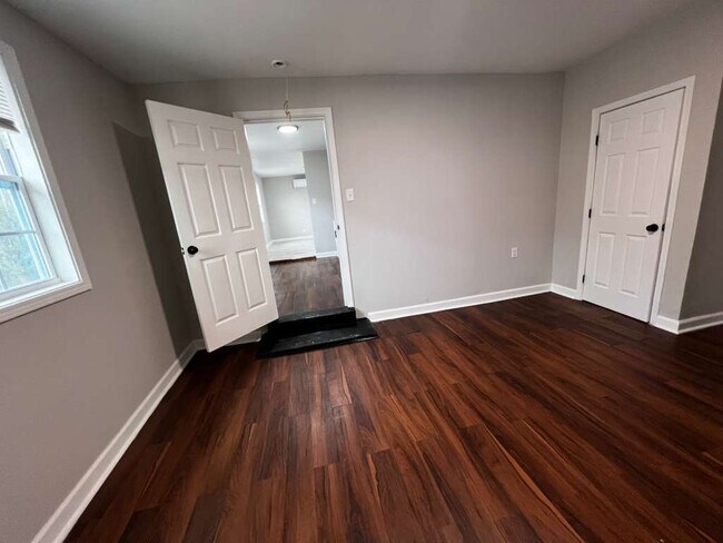 Building Photo - 3927 Dearborn St