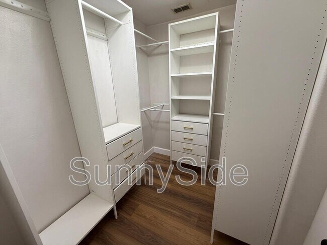 Building Photo - 1617 Nectarine Trail