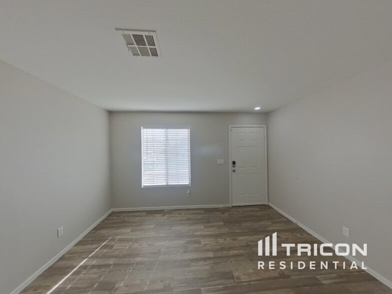 Building Photo - 696 Moonlight Mesa Dr