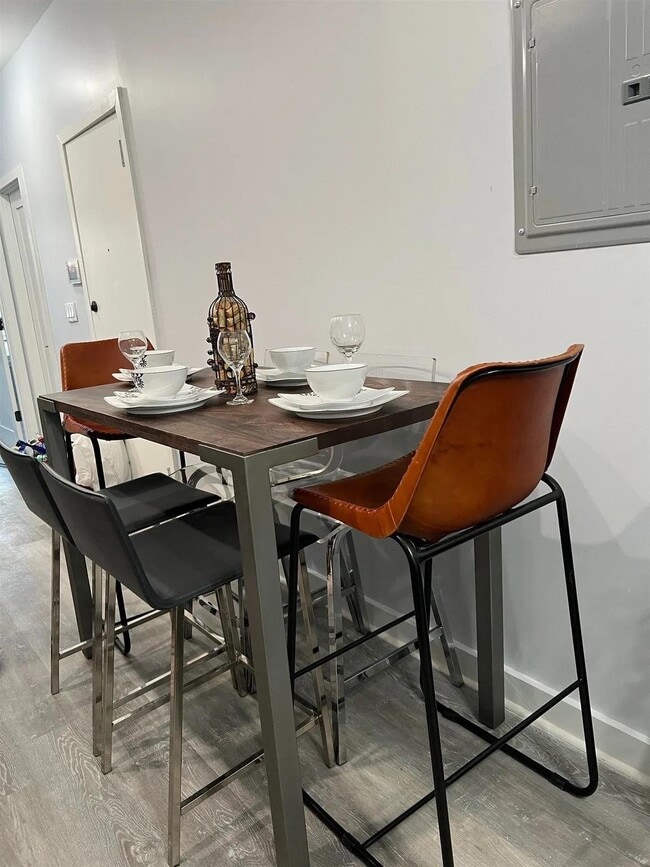 Building Photo - 84 Sherman Ave