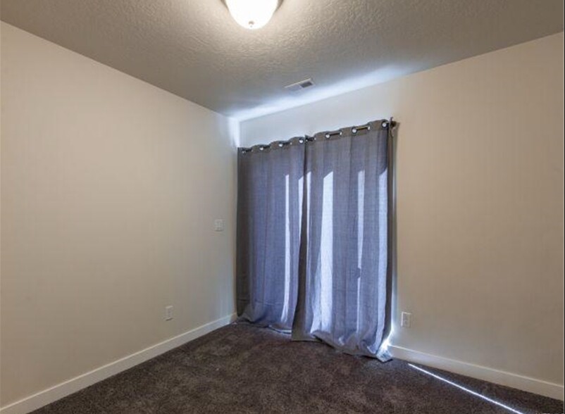Building Photo - 364 S 780 E