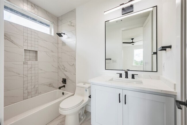 Building Photo - 6027 Marquita Ave