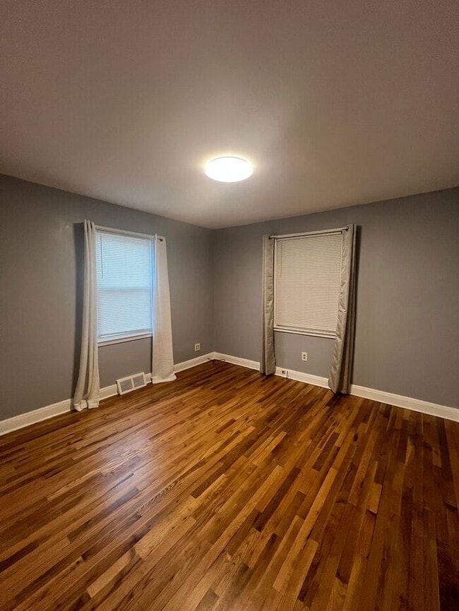 Building Photo - 2500 Linwood Rd