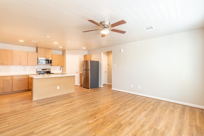 Building Photo - 217 Pk Pl Cir