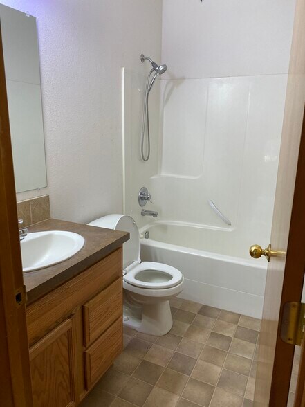 Building Photo - 276 NW schnabel ln