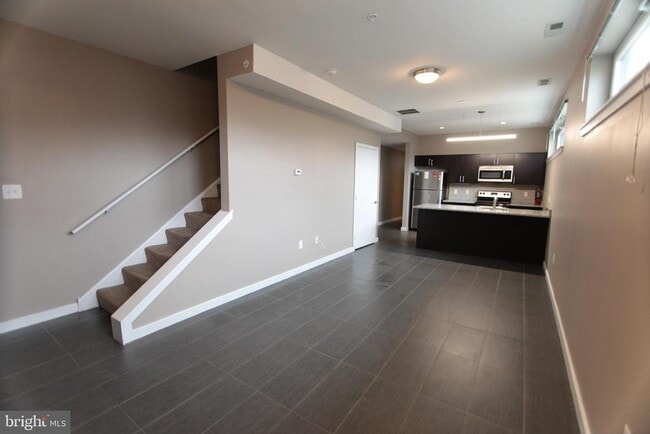 Building Photo - 1856 Willington St