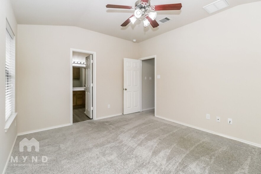 Building Photo - 1310 W Parmer Ln