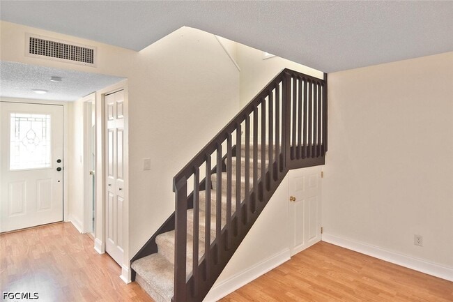 Building Photo - 4295 Island Cir