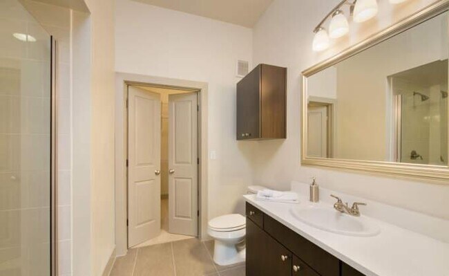 Building Photo - 2 bedroom in Houston TX 77005