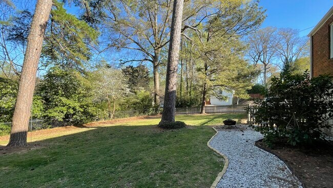 Building Photo - 1439 Clairmont Rd