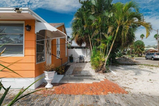 Building Photo - 13320 2nd St E