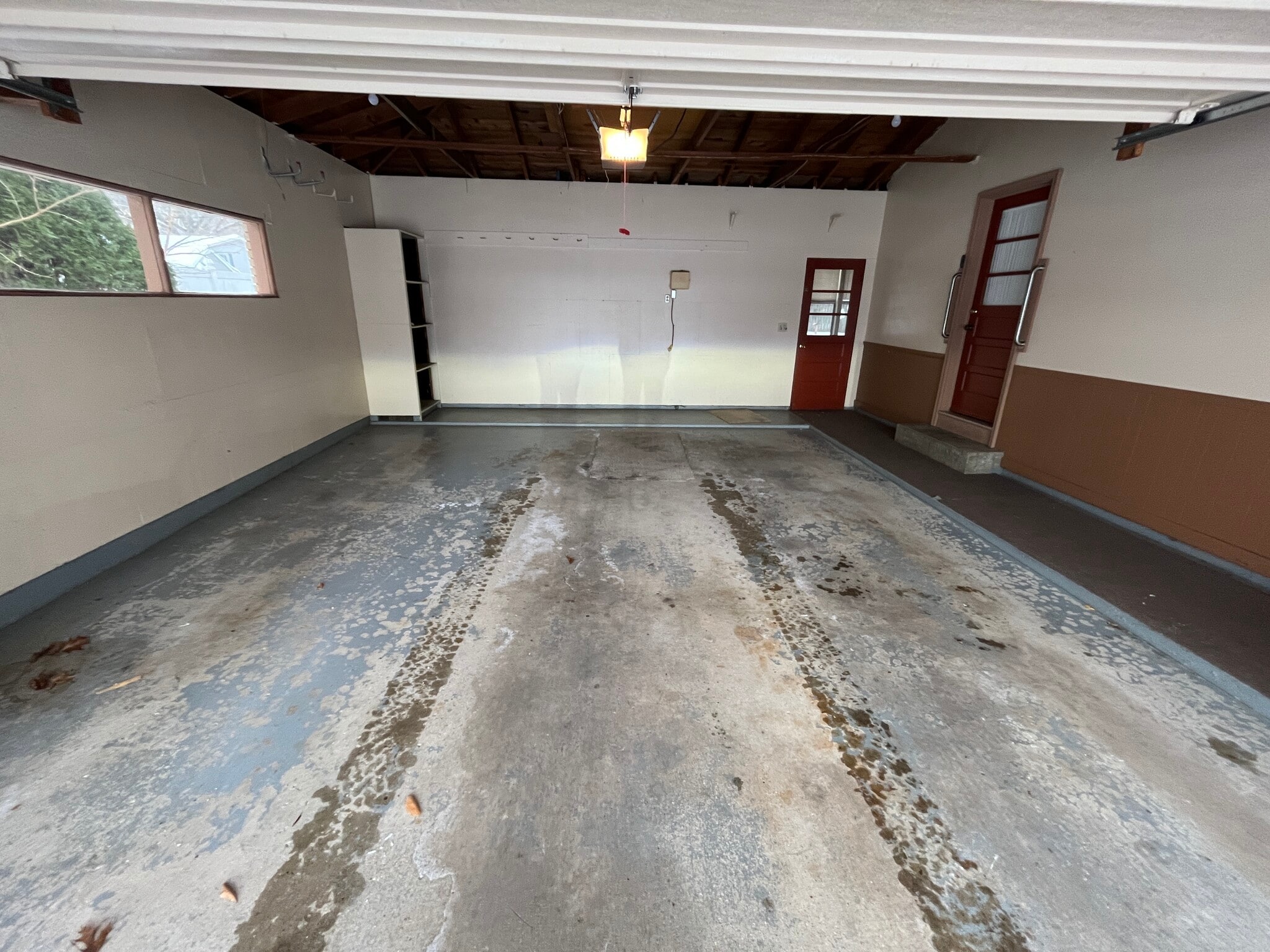 Building Photo - 350 W Mae Rose Ave