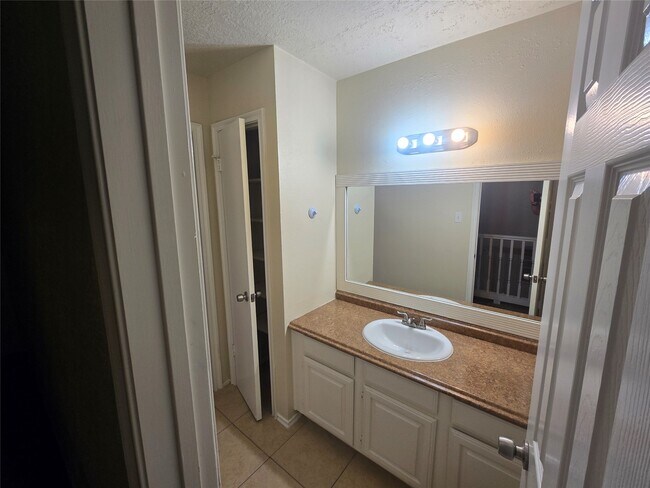 Building Photo - 19602 Cotton Creek Dr