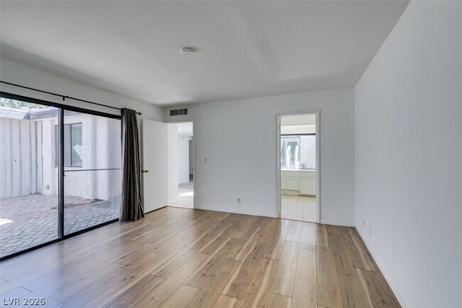 Building Photo - 3452 Pino Cir
