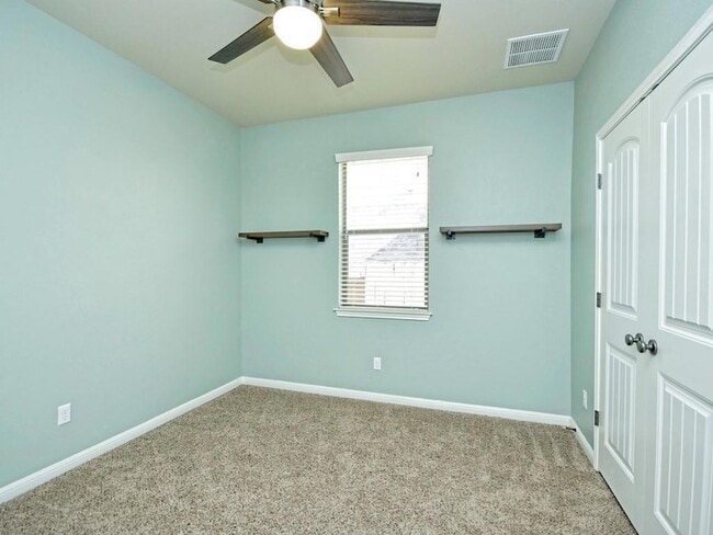 Building Photo - 2216 Lookout Range Dr