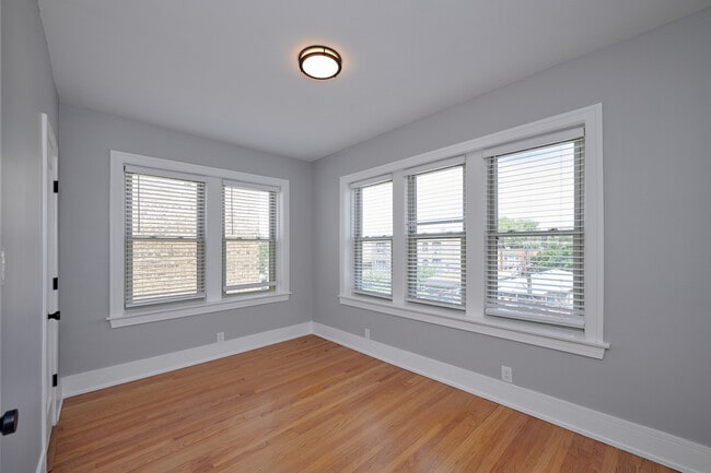 Building Photo - 5439 N Campbell Ave