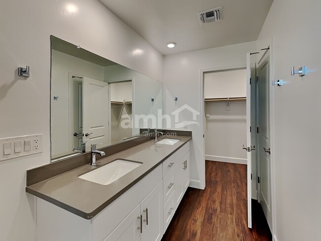 Building Photo - 6140 W Paseo Hilario