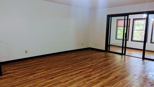 Building Photo - 16 Akokisa Dr