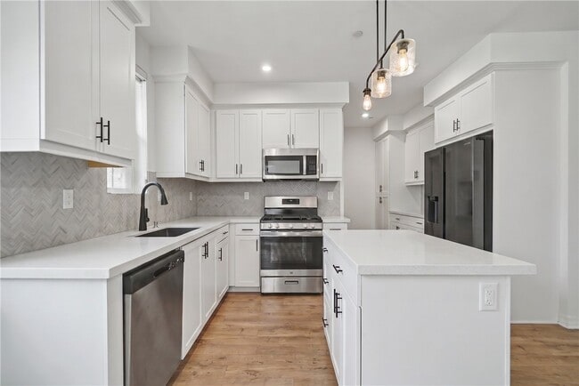 Building Photo - 15967 W Preserve Loop